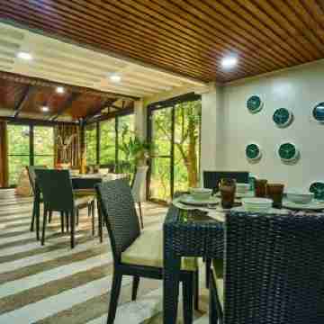 Cuatro Maya by ARAW Residences Dining/Meeting Rooms