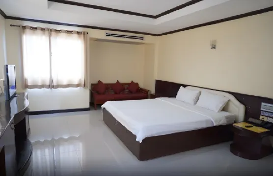 Auychai Grand Hotel Photos