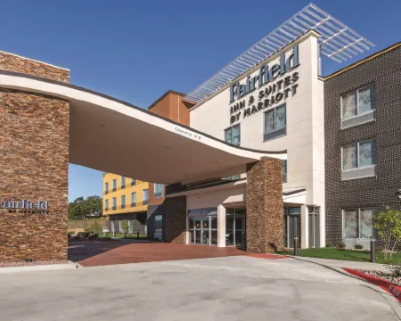 Fairfield Inn & Suites Kansas City Shawnee Hotels in Shawnee