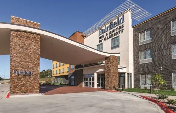 堪薩斯城肖尼萬楓酒店及套房