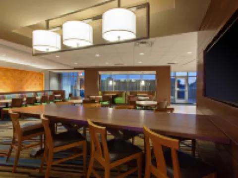 แฟร์ฟิลด์ อินน์แอนด์สวีทส์ บายแมริออท ตูกุมการิ โรงแรมในตูกุมการิ