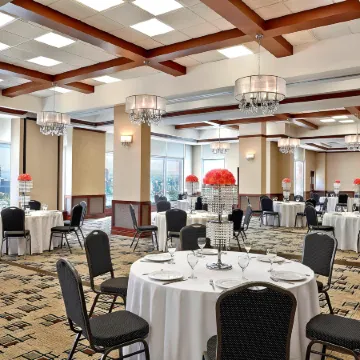 Four Points by Sheraton Calgary Airport