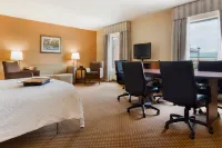 Hampton Inn & Suites Detroit/Chesterfield Township Hotels in Mount Clemens