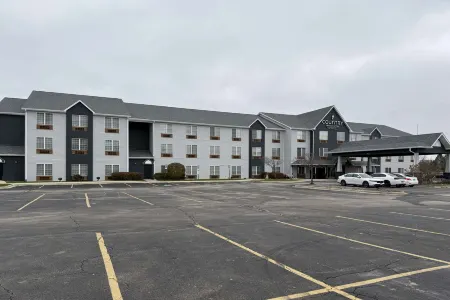 Country Inn & Suites by Radisson, Elgin, IL Отели рядом с достопримечательностью «Wing Park»