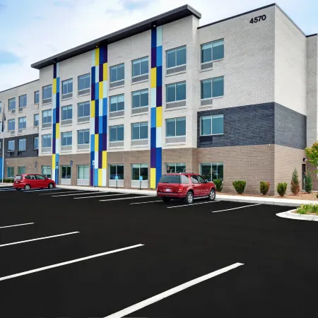 Tru by Hilton Grand Rapids Airport
