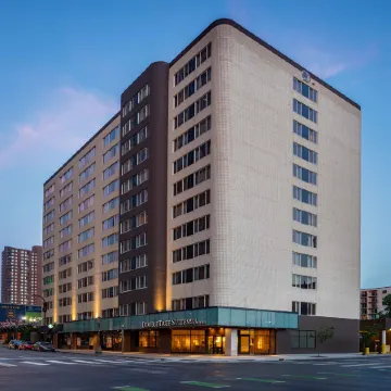 DoubleTree Suites by Hilton Minneapolis