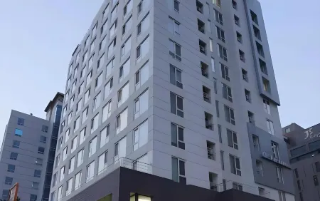 Cplus Residence Отели рядом со станцией Byeongjeom Station