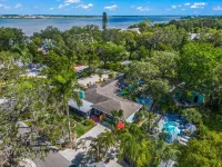 Sunswept Villa 4-Riverwalk/Park Front w/ Pool, Near Ami Beaches - Pet Friendly! - Boutique