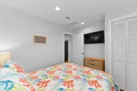 Beach Cottage - excellent Gulf Shores location with easy beach access