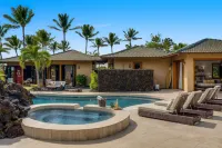Luxury Hawaiian Retreat with Beach Club, Pool, Spa, Gazebo, Golf Cart & E-Bikes - Balkon