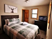 Fishing & Boating 3 Bed/2 Bath Cozy Cabin at Mark Twain Lake! Hotels in Ralls County