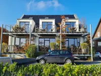 Front row, more sea is not possible! Hotels near Royal Scotsman