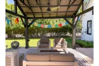 Stylish Studio in the Heart of Camp Verde 캠프 베르드 커뮤니티 도서관 주변 호텔