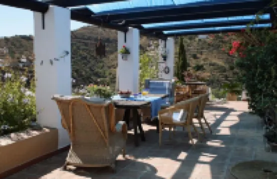 Unique authentic finca with pool and wide views of the sea and mountains Hotels in Sayalonga