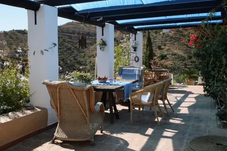 Unique authentic finca with pool and wide views of the sea and mountains Отели в г. Саялонга