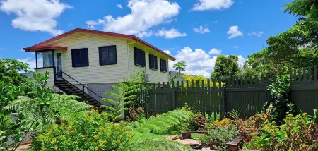 High Set 1 bedroom apartment with views central Atherton