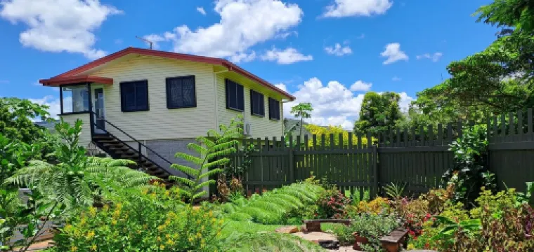 Atherton Apartment with Views and Breakfast Hamper