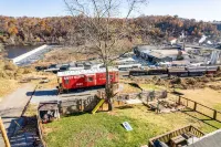 Candy Apple: Family Friendly Downtown LYH Getaway