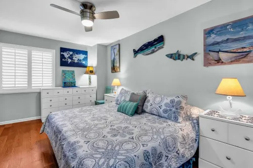 Spectacular Direct Beach ,Ocean  View 17 floor Romantic Get Away King Bed !