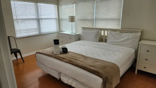 NEW Listing! 2 bed/2 bath CONDO-1000sq ft! Only a 5 min walk beach! Great views!