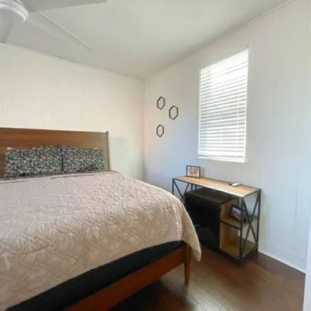 Luxury Spa Bathroom 2Br Walkable to Downtown