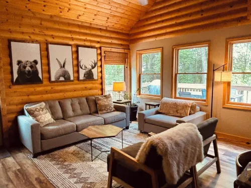 Spacious 4-bedroom light-filled house in Pine City on Lake Pokegama