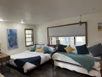 Cottage By The Sea And Trails.  Blocks from the Fiscalini Preserve. - พร้อมระเบียง
