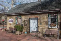 Anne’s Place river view, couples getaway, relax by the water, Historic Occoquan Mill House Museum 주변 호텔