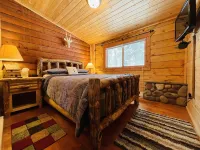 3 BR Mountain Log Cabin at St. Mary's Glacier