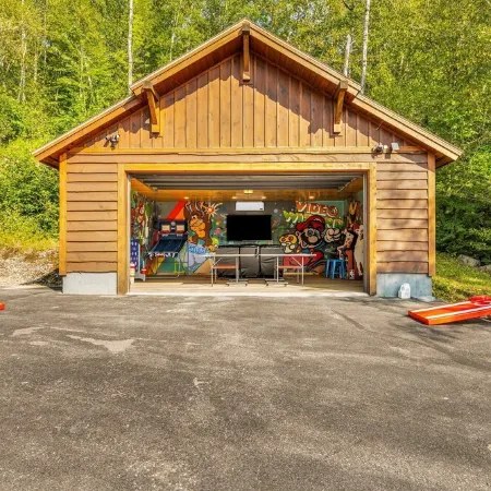Mountain View Chalet with Hot Tub and Game Room