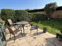 Railway Cottage Retreat:15min walk to Beach:Beautiful Coastline: Parking: Wifi Hotels in 