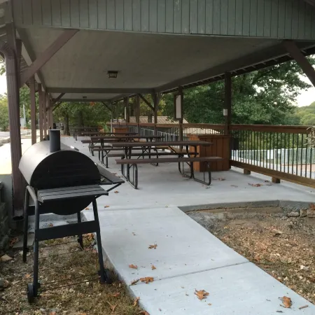 Newly Updated 1 Br, 1 Bath, Walk-in, Free Wifi, Park by Door, 1 Mile to Sdc. Отели рядом с достопримечательностью «Марвел Кейв»