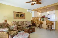 Stunning Oceanfront Condo In Prefect Location With A/C