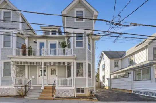 Palmer Square 2BR w/ Parking