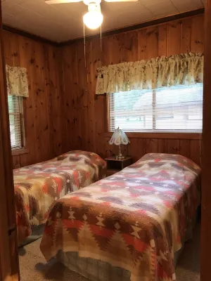 Fence Lake Retreat w/ dock