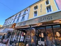 L'Hotel du Garage des Cevennes فنادق في Mialet
