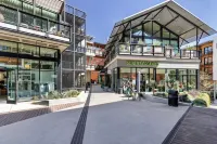 SoCo Urban Paradise - Best Location! - Pool, Gym, Rooftop, Free Parking