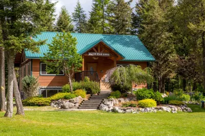 5Br House Sleeps 14-Ski 25 Mins, Grill, Firepit , Pets, Near Glacier Park! A+ Hotels near Glacier Park International Airport