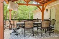 Secluded, private get away.  Short walk to the beach down a private trail. Hotels in Sherman-Denison