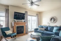 UNIQUE 4 bed/4.5 bath condo, free off-street parking, only 1.5 blocks to beach!