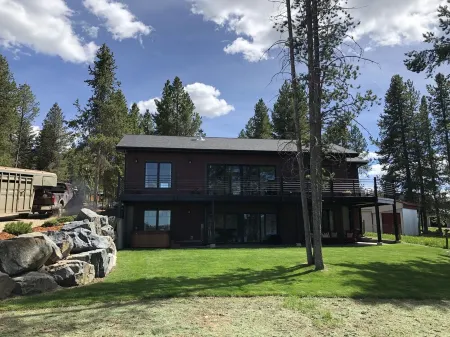 Georgetown Lake Gem Overlooking The Lake