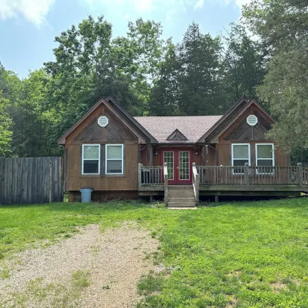Whole house, secluded getaway near Alley Springs, Eminence , Missouri.