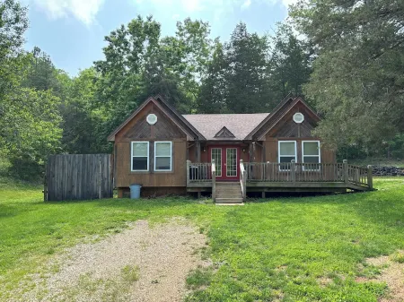Whole house, secluded getaway near Alley Springs, Eminence , Missouri.