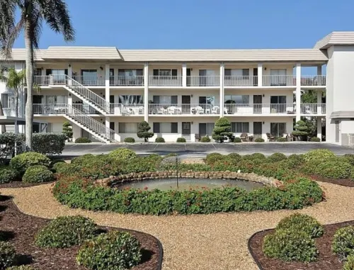 Condo- steps to the sand