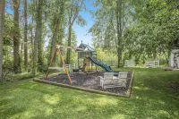 Klinger Lake Cove - Sleeps 16-24