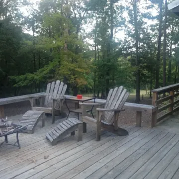 Peaceful Cabin on 8 wooded acres 3 Miles From MSU Campus
