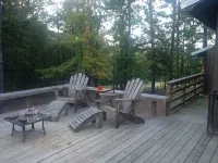Peaceful Cabin on 8 wooded acres 3 Miles From MSU Campus