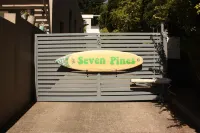 Hideaway apartment in bustling beachside suburb, short walk to city attractions