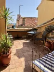 Classic Vieil Antibes House With Roof Terrace Offering Sea Views - บังกะโล