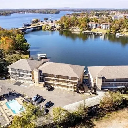 Stunning New Lake Hamilton Condo Lake front on 7 South 🐟 🛶🎣